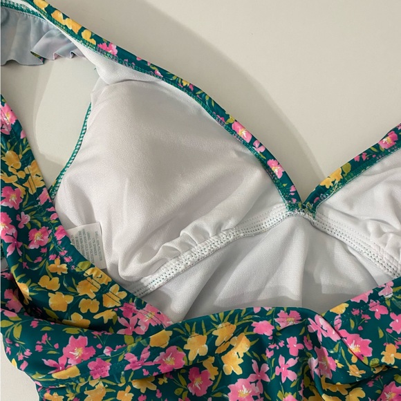 Ruffle Shoulder Ruched Full Coverage Swimsuit - Picture 12 of 15